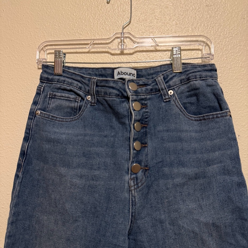 Abound High Rise button Blue Jeans